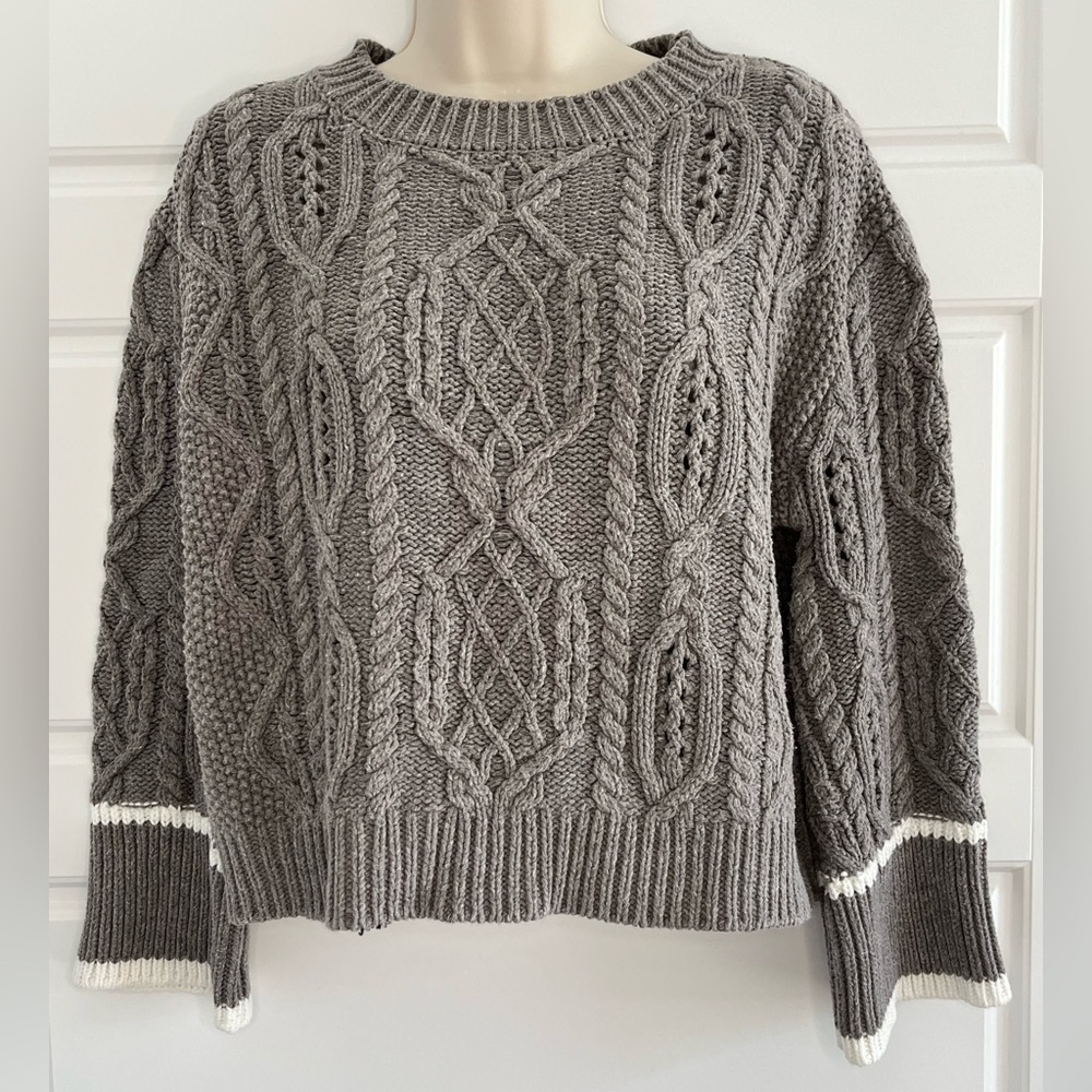 Elan Chunky Cable Knit Sweater Bell Sleeves Gray White Trim Size S Fisherman